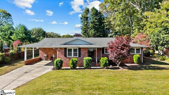 $385,000 | 206 Lions Club Road | Berea