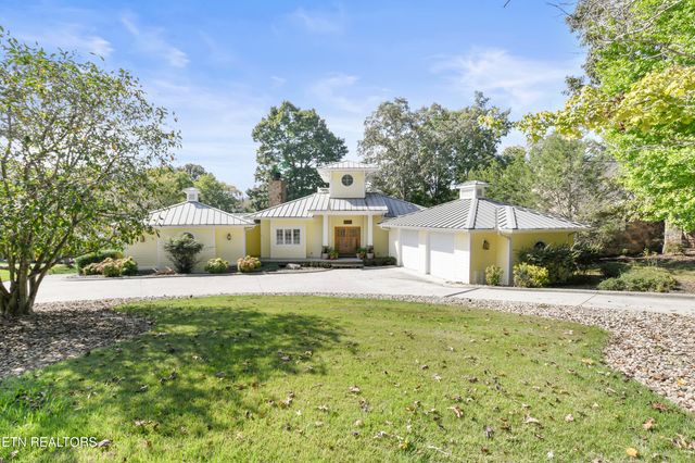 $2,687,500 | 206 Hilty Head