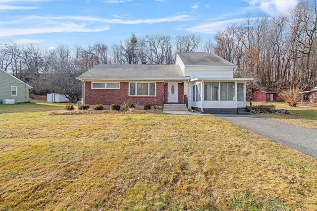 $560,000 | 47 Dykes Park Road | Nanuet