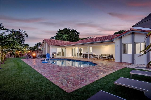 $1,695,000 | 1251 Wiley Street | Hollywood Lakes