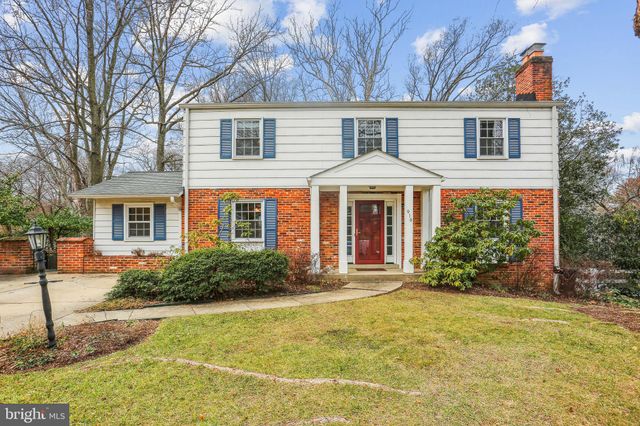 $689,000 | 916 West Nolcrest Drive | Hillandale