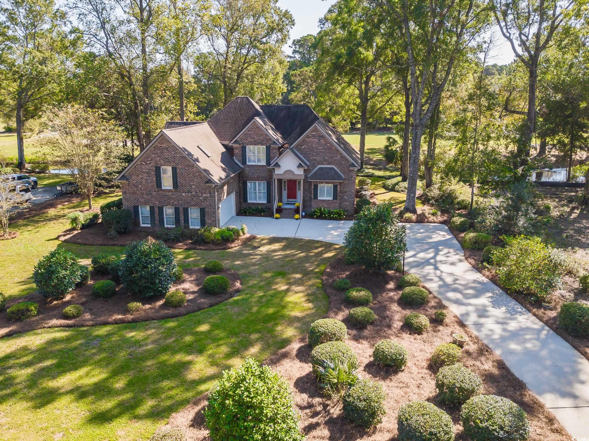 Front of property with a front lawn