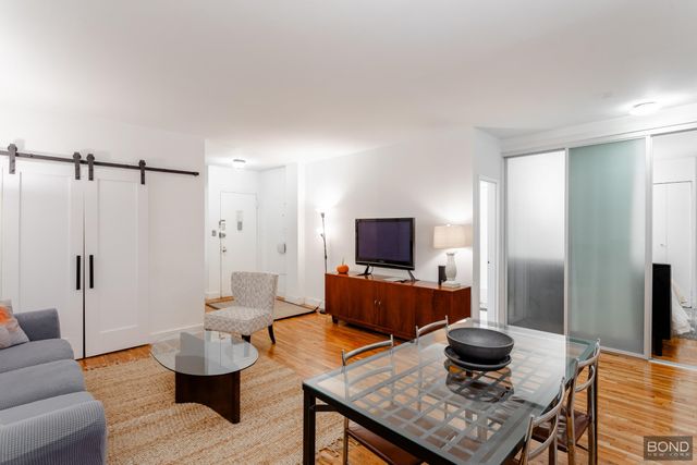 $5,500 | 15 East 11th Street, Unit 2M | Greenwich Village