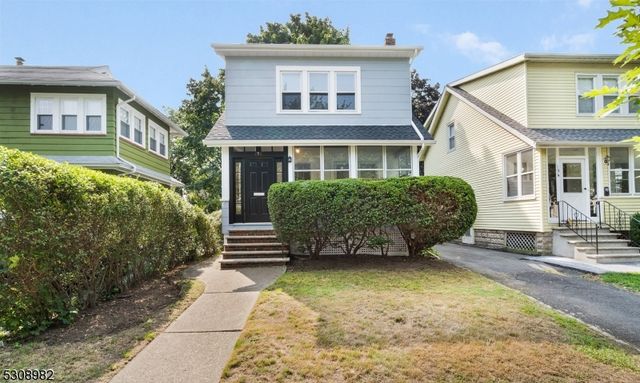 $574,500 | 192 West Fairview Avenue | Village Colonials