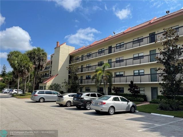 $2,300 | 1752 Hammock Boulevard, Unit 403 | Buttonwood Hammocks