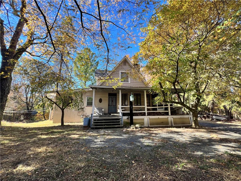 View of front of home featuring a porch