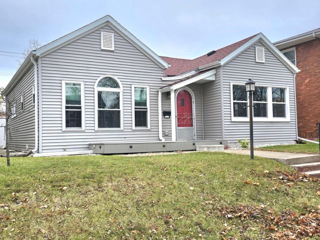 $349,900 | 2131 Main Street | Grandview Emerson