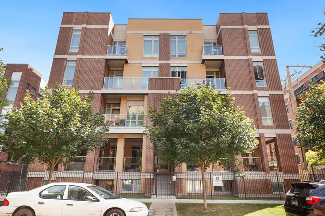 $549,000 | 2817 North Oakley Avenue, Unit 3E | Bucktown