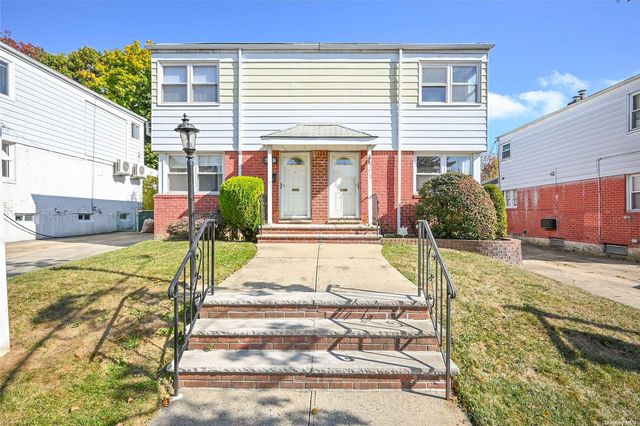 $728,000 | 67-27 211th Street | Oakland Gardens