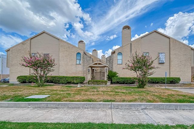 $1,700 | 6750 Sands Point Drive, Unit 14 | Sharpstown