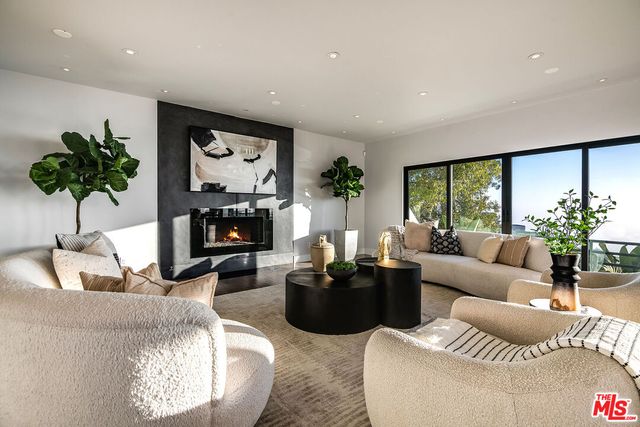 $4,850,000 | 2287 Sunset Plaza Drive | Sunset Strip-Hollywood Hills West