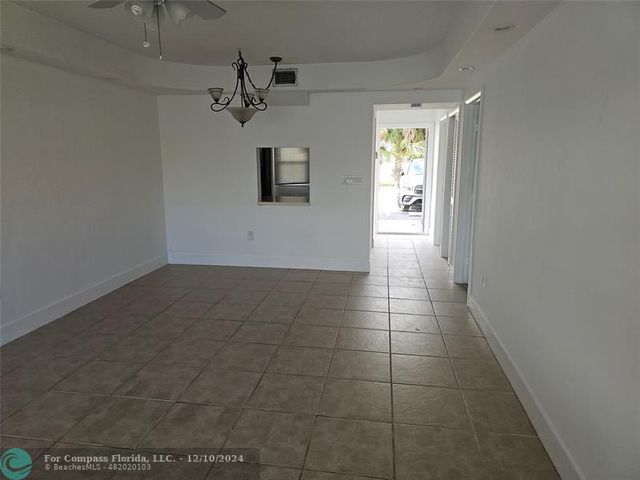 $1,800 | 20111 Northeast 27th Court, Unit 103 | Aventura