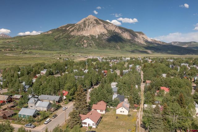 $3,900,000 | 104-108 Gothic Avenue | Crested Butte