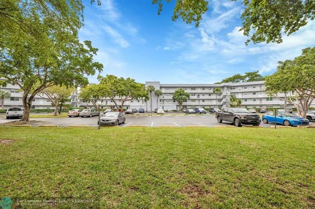 $199,900 | 118 Royal Park Drive, Unit 4G | Royal Palm Isles