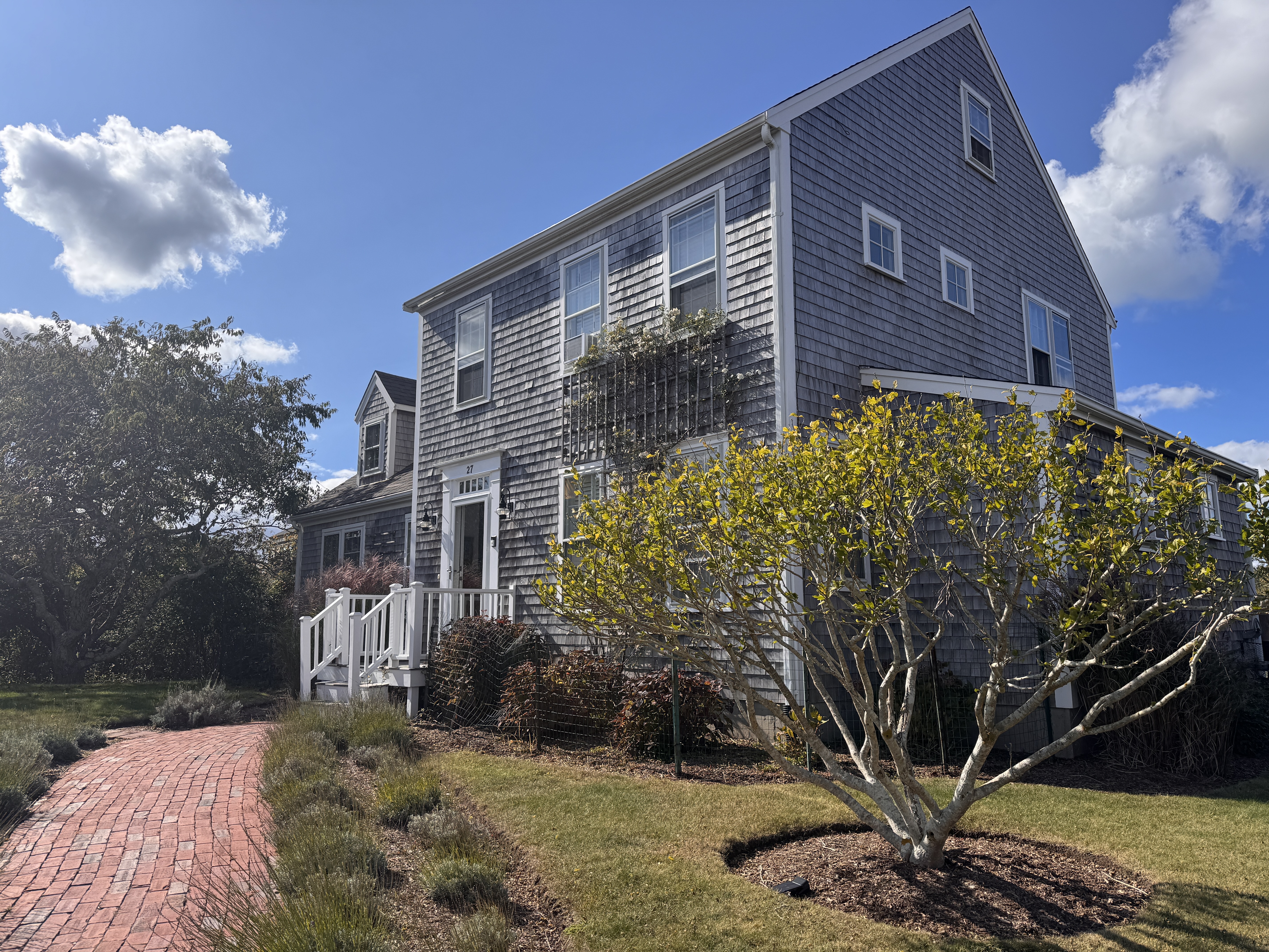 a view of a house