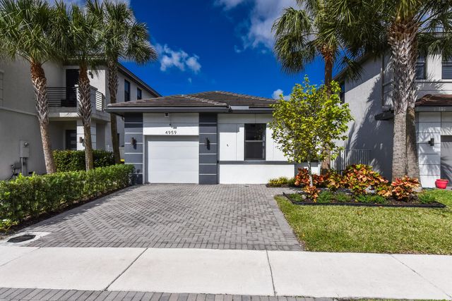 $645,000 | 4959 Whispering Way | Dania Beach