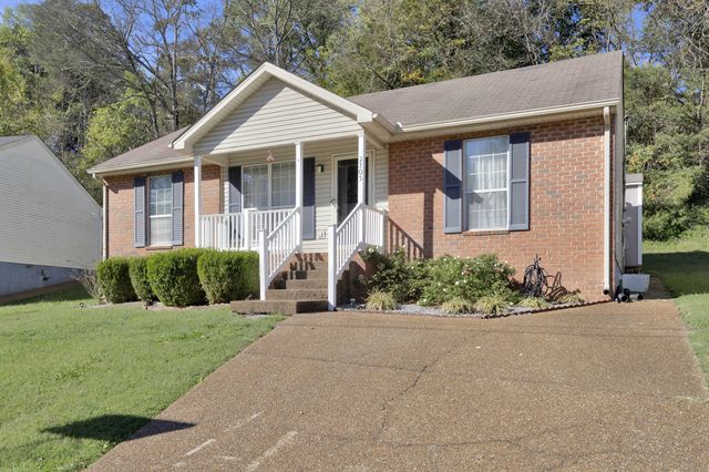 $425,000 | 2705 Airwood Drive | Woodberry Park