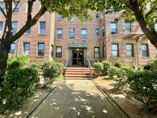 $418,000 | 1811 Ocean Parkway, Unit 6M | Sheepshead Bay