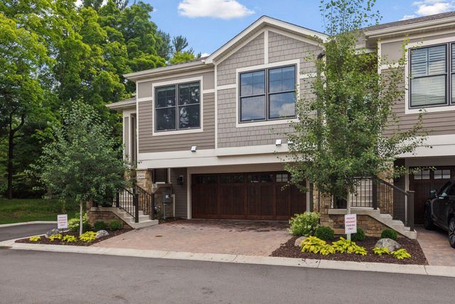 $995,000 | 15415 Oakcroft Place | Minnetonka