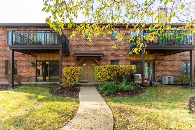 $219,900 | 1119 Prescott Drive, Unit 1B | Roselle Village