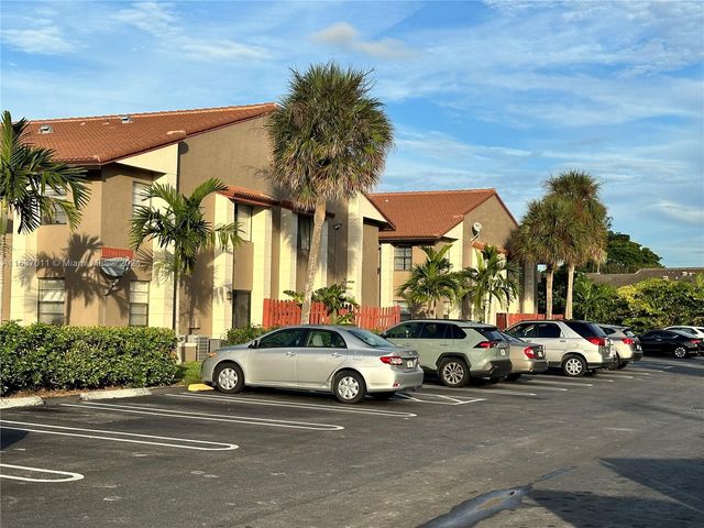 $2,350 | 3261 Coral Ridge Drive, Unit 3261 | Country Club