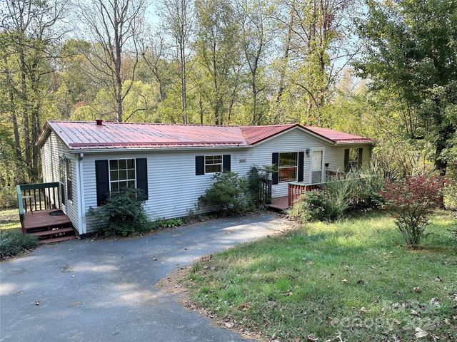 $272,500 | 35 Whispering Oaks Road | Upper Hominy Township - Buncombe County