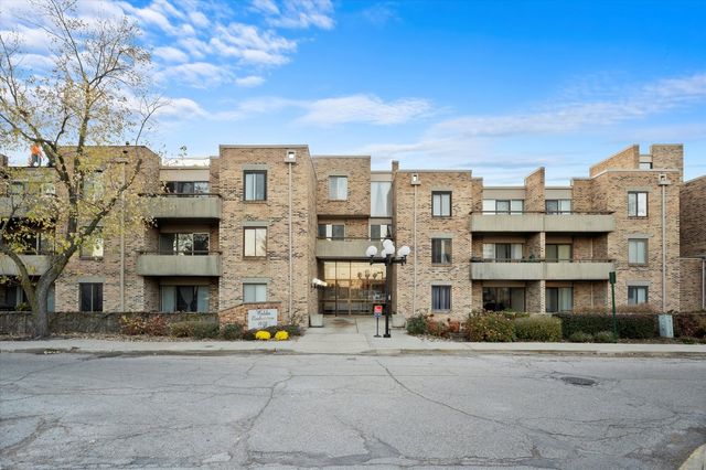 $224,900 | 1926 Prairie Square, Unit 234 | Schaumburg