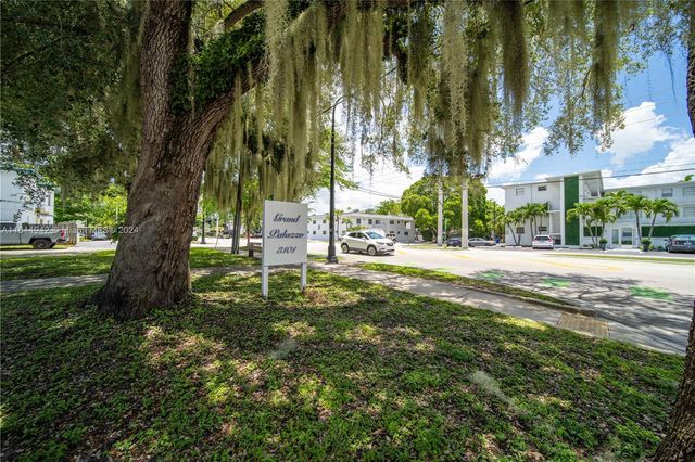 $425,000 | 3101 Southwest 27th Avenue, Unit 205 | Northeast Coconut Grove