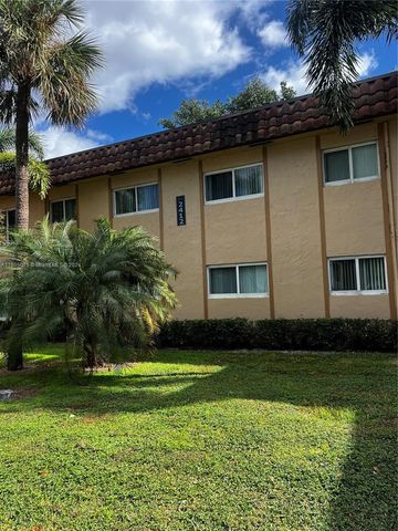 $260,000 | 2412 Northwest 39th Way, Unit 101 | Lauderdale Lakes East Gate