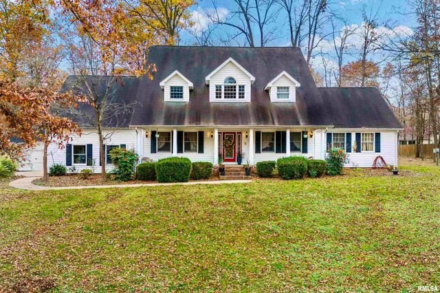 $399,900 | 2004 Gingham Court | Marion