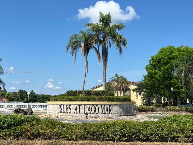 $245,000 | 12730 Vista Isles Drive, Unit 813 | Plantation Acres