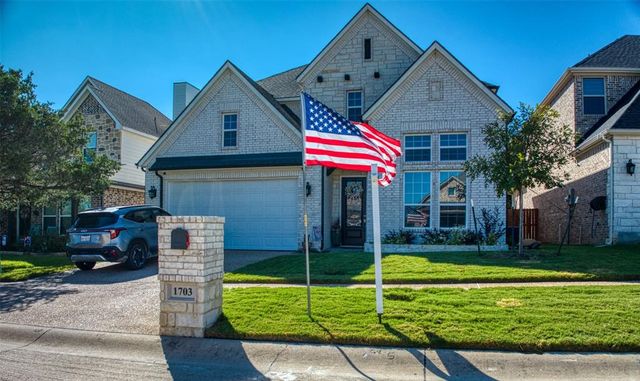 $449,700 | 1703 Prestwick Lane | Ennis