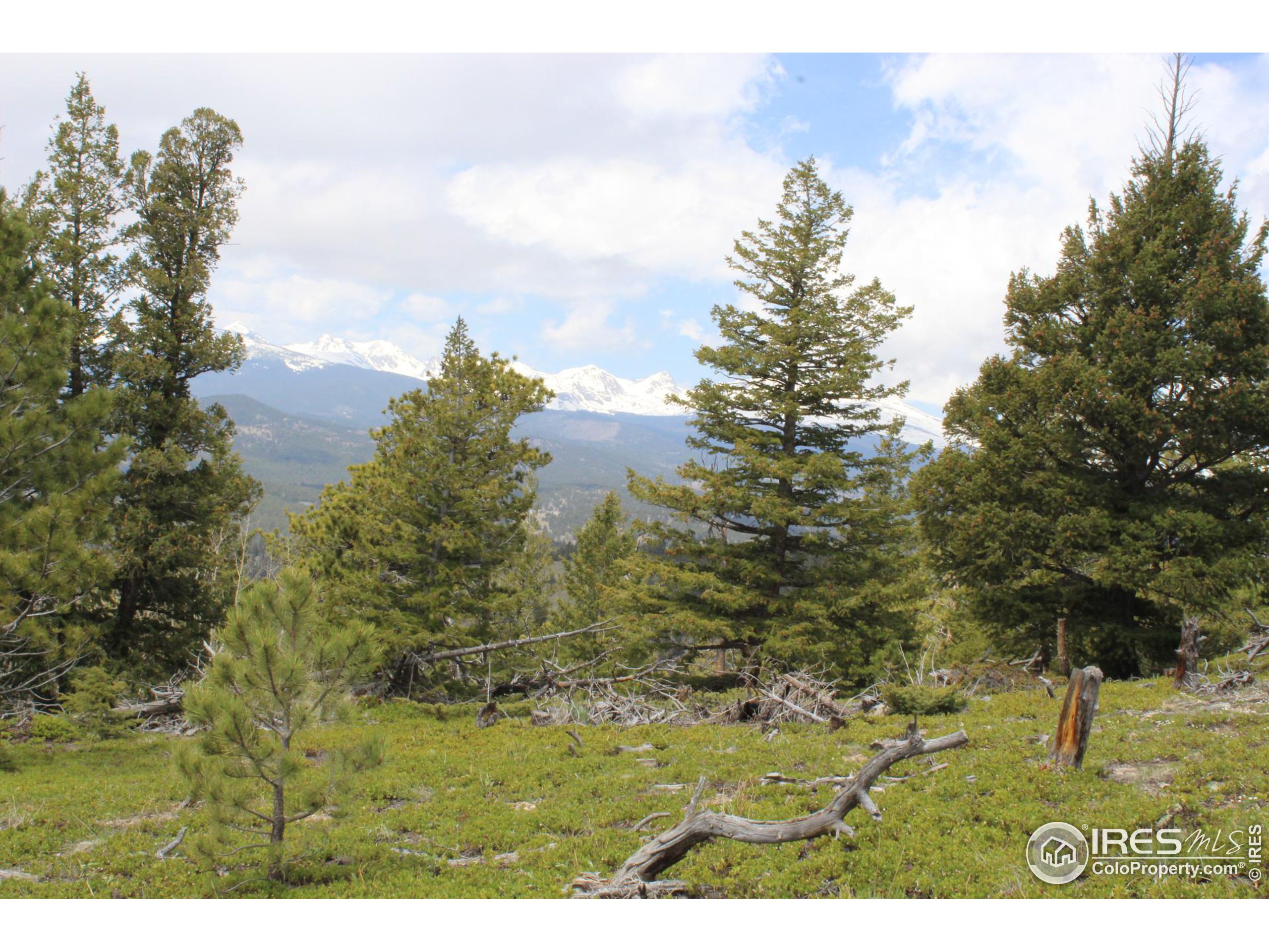 a view of outdoor space with mountain view