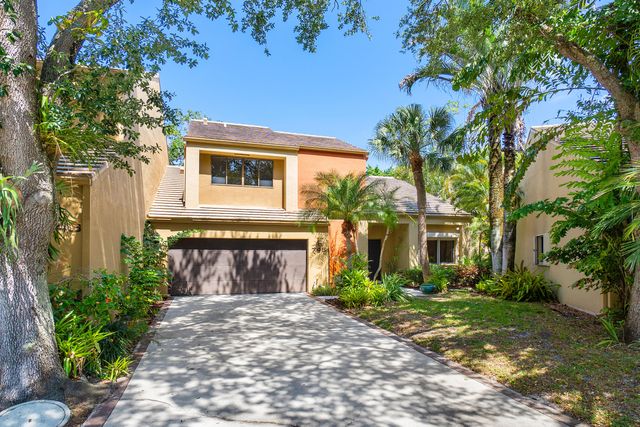 $699,000 | 745 St Albans Drive | Central Boca Raton