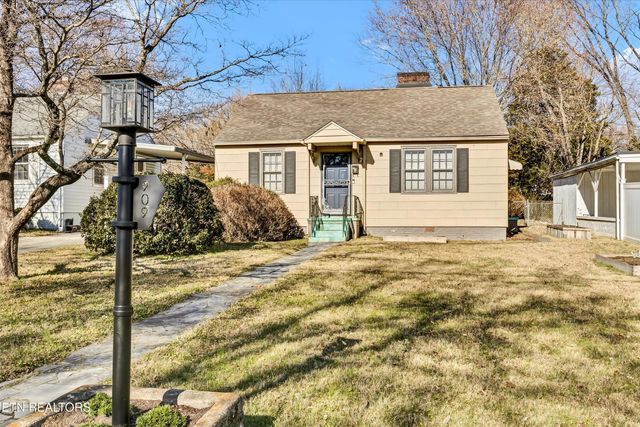 $249,900 | 909 Banks Avenue | Scotts Park