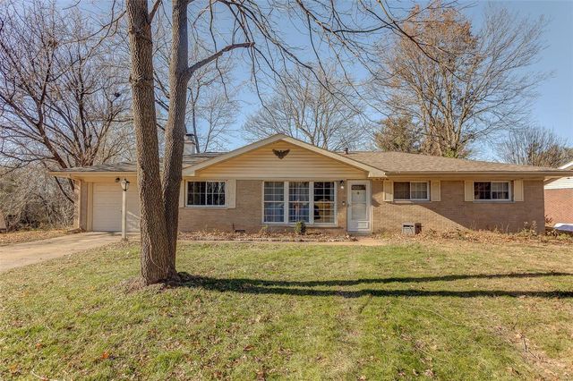 $205,000 | 141 Sunny Slope Drive | St. Clair Township - St. Clair County