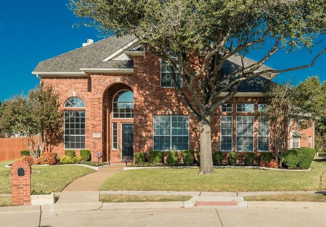 $699,000 | 4425 Creekstone Drive | Plano