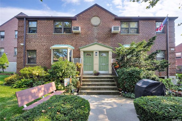 $245,000 | 57-32 246th Crescent, Unit E15 | Douglaston