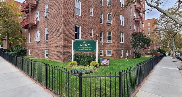 $449,000 | 63-61 Yellowstone Boulevard, Unit 5S | Forest Hills