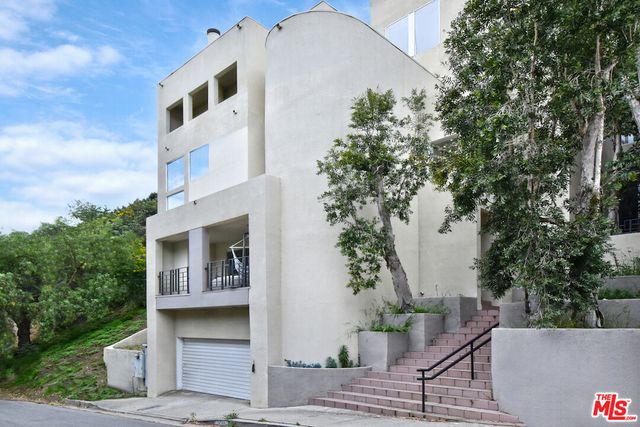 $9,950 | 1701 North Beverly Drive | Beverly Hills Post Office