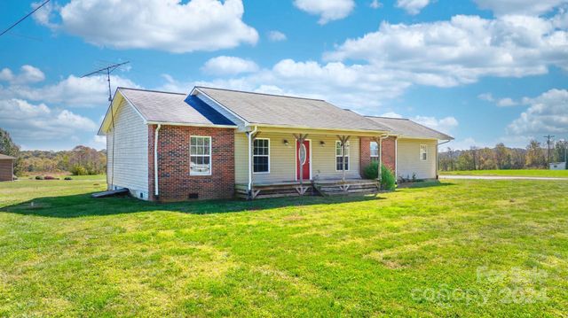 $229,900 | 927 Happy Plains Road | Taylorsville Township - Alexander County