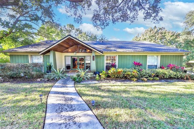 $729,900 | 402 Magnolia Oak Drive | Sweetwater Oaks