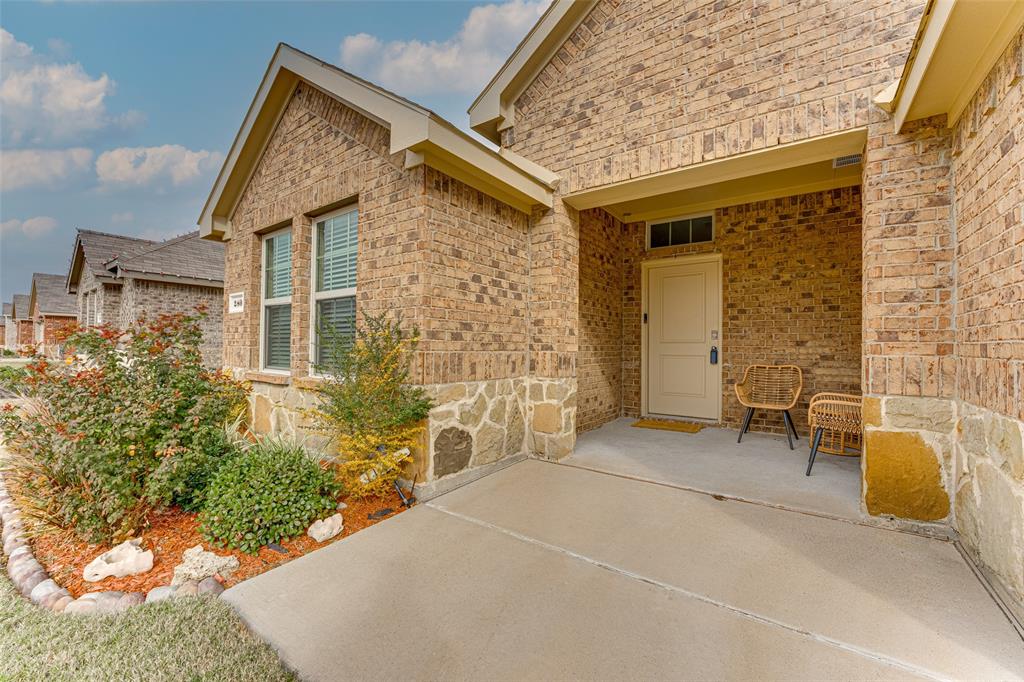 Entrance to property featuring a patio area