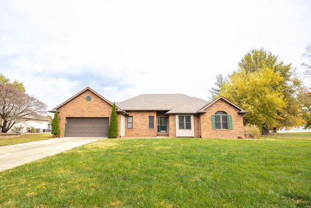 $425,000 | 49 Lake Drive | Jarvis Township - Madison County