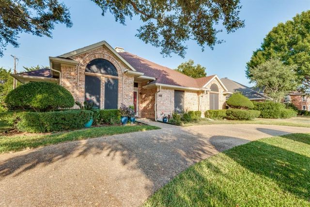 $415,000 | 1313 Primrose Lane | Windmill Hill