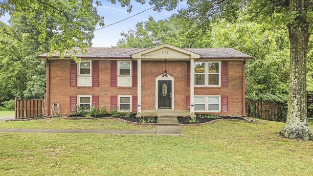 $449,900 | 306 Crestridge Drive | Green Hill