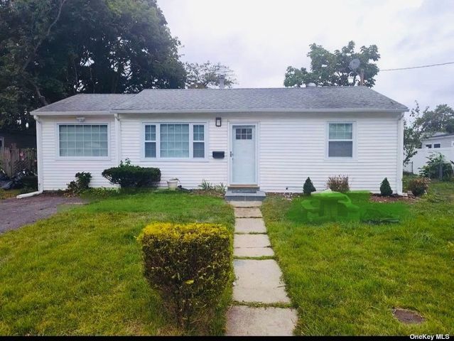 $3,400 | 5 Willow Street | Central Islip