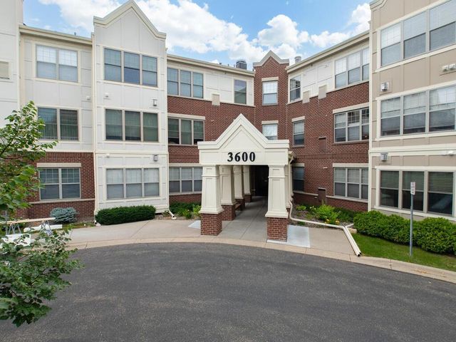 $1,295 | 3600 Wooddale Avenue South, Unit 304 | Village in the Park Urban