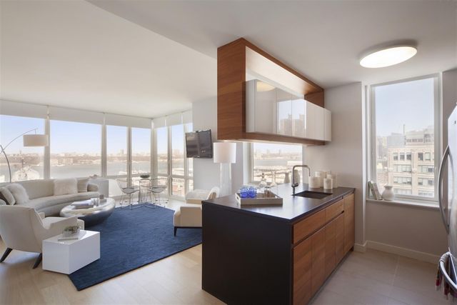 $7,684 | 550 West 45th Street, Unit PH102 | Hell's Kitchen