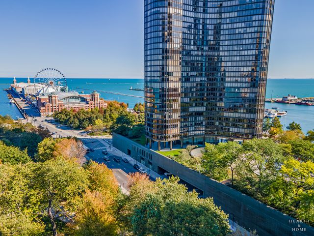 $529,000 | 505 North Lake Shore Drive, Unit 2909 | Lake Point Tower